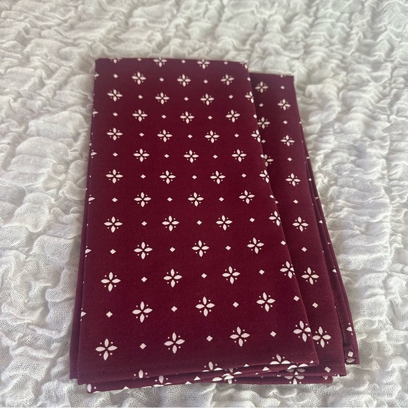 Longaberger Other - Longaberger Cloth Napkins (2) Burgundy 19”x19”